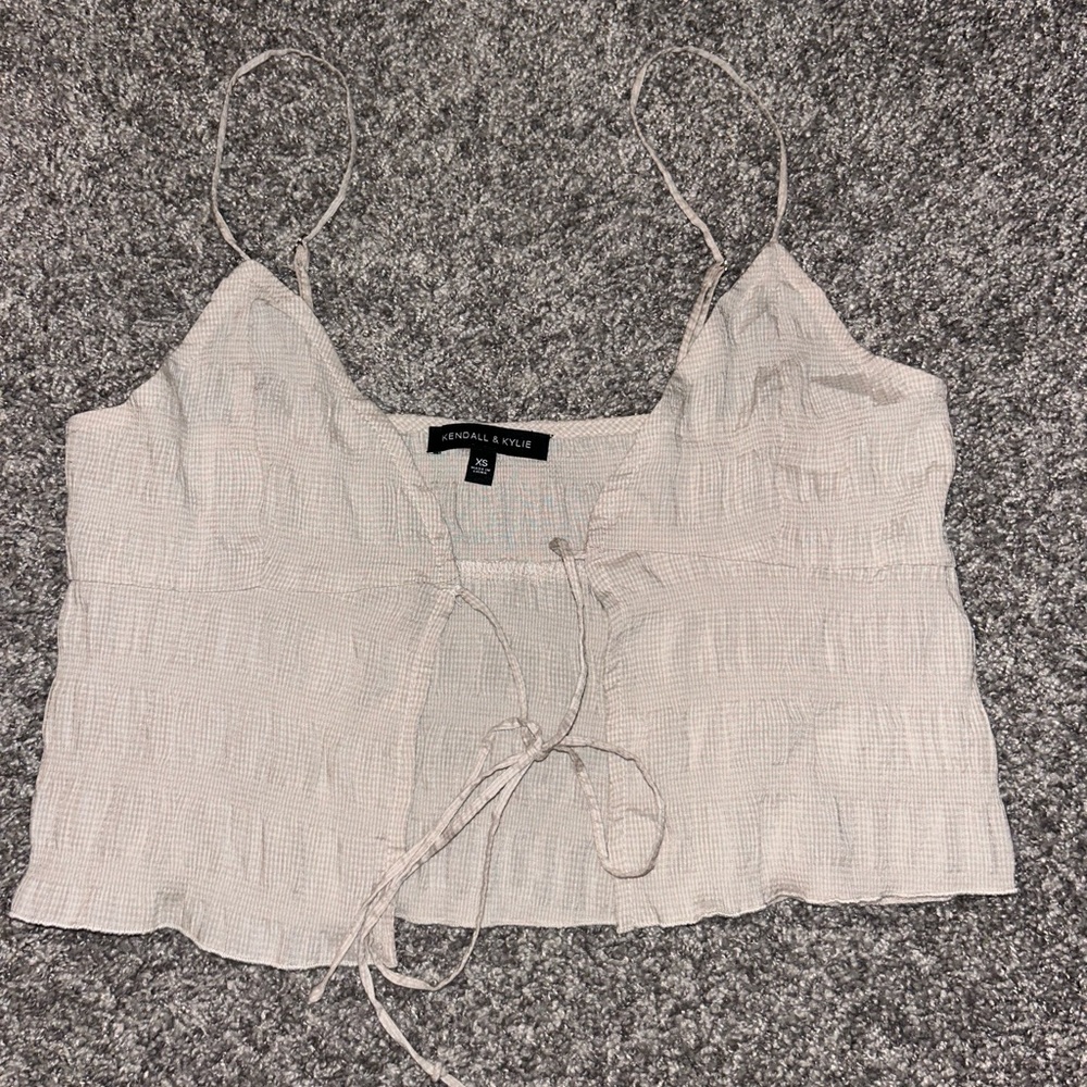 Kendall and Kylie, gingham tie top